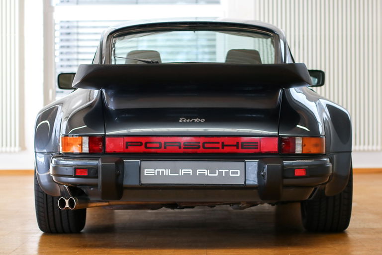 Porsche 911 Turbo 3.3