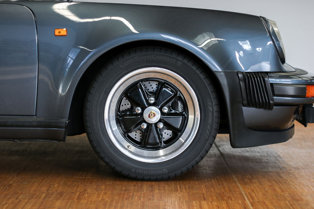 Porsche 911 Turbo 3.3