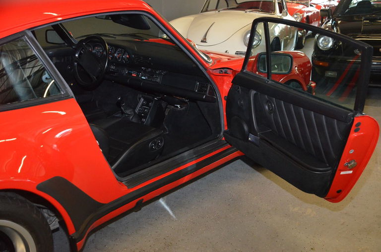 Porsche 911 Turbo 3.3 (US)