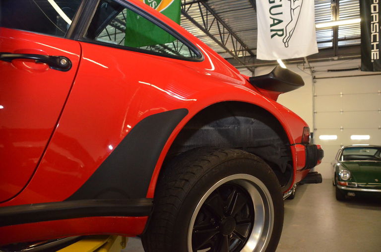 Porsche 911 Turbo 3.3 (US)