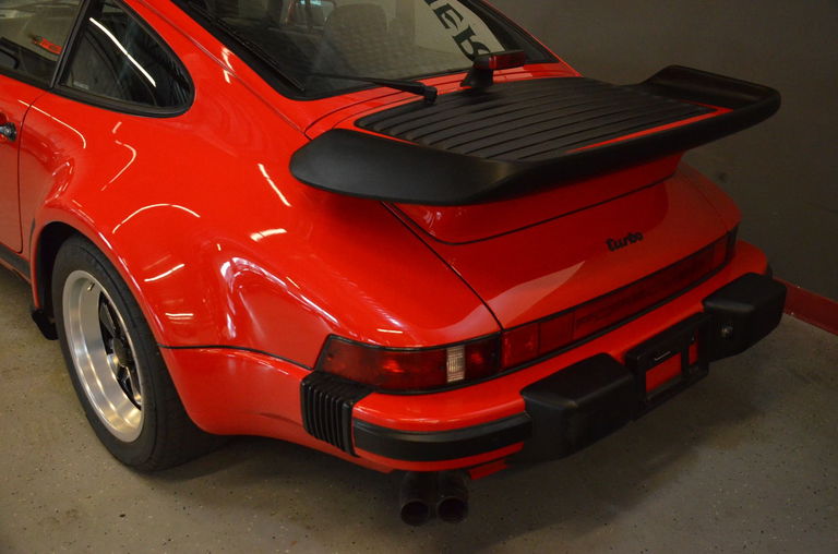 Porsche 911 Turbo 3.3 (US)