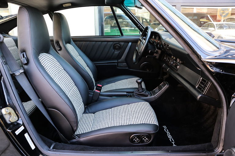 Porsche 964 Carrera 4