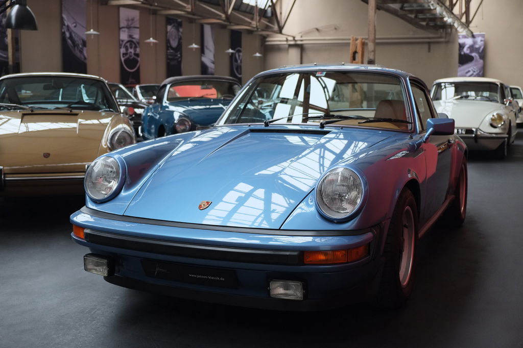Porsche 911 Carrera (US)