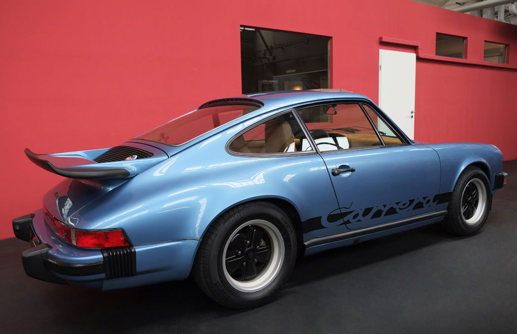 Porsche 911 Carrera (US)