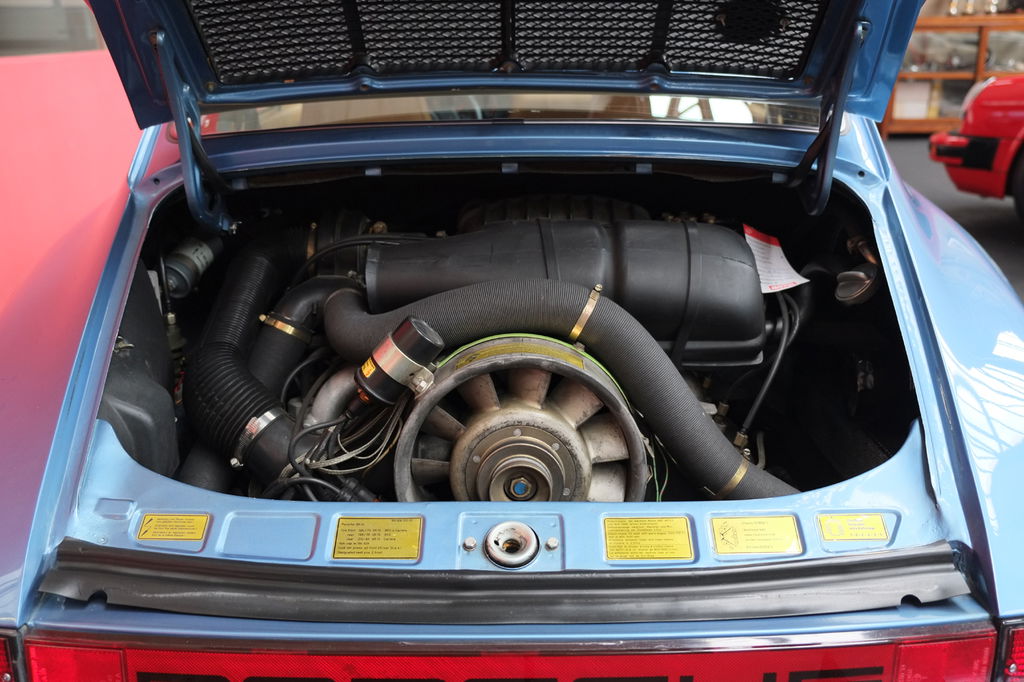 Porsche 911 Carrera (US)