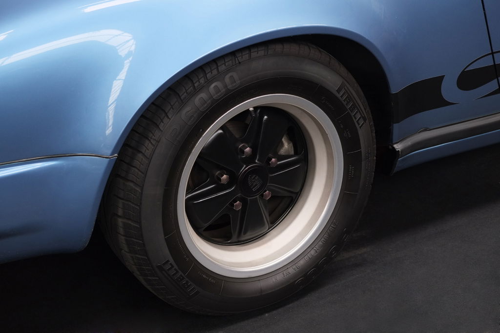 Porsche 911 Carrera (US)