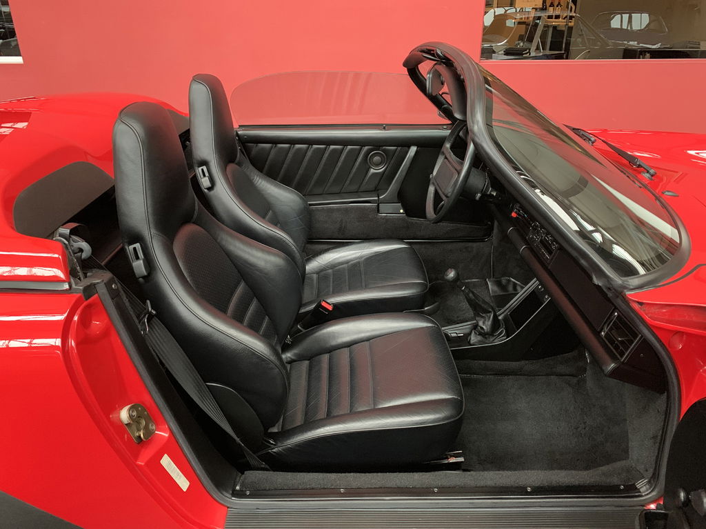 Porsche 911 Carrera 3.2 Speedster