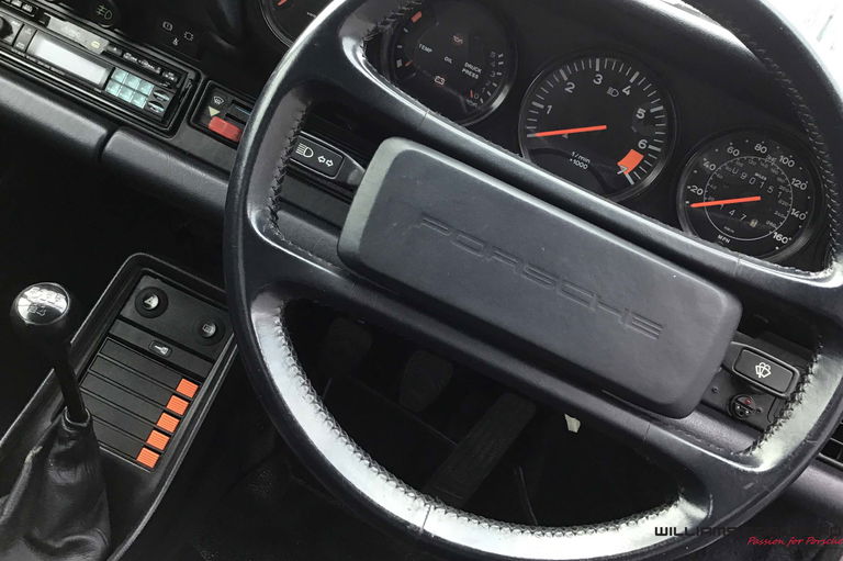 Porsche 911 Carrera 3.2