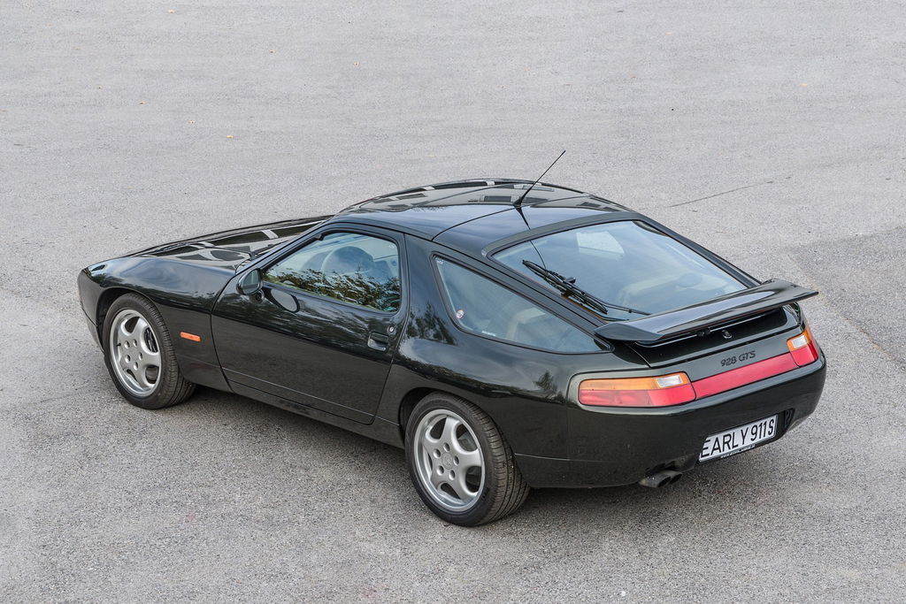 Porsche 928 GTS