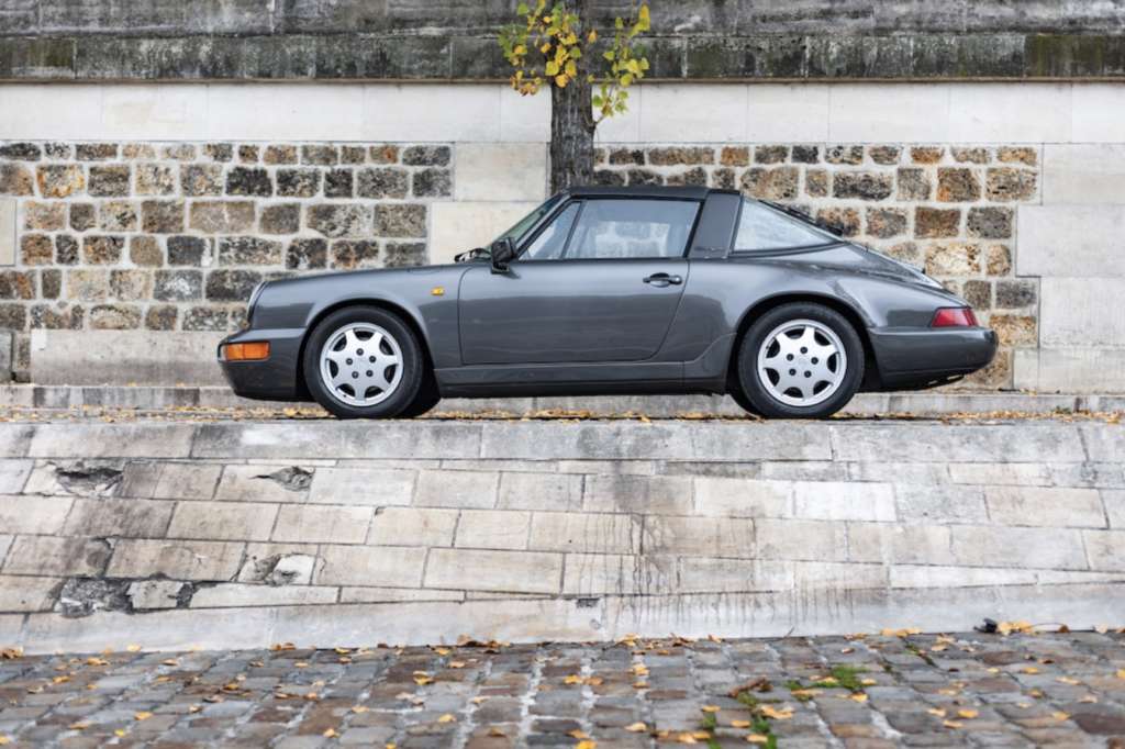 Porsche 911 Targa in gray