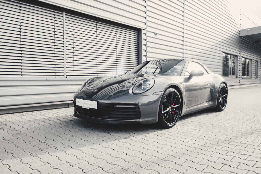 Porsche 992 Carrera 4S