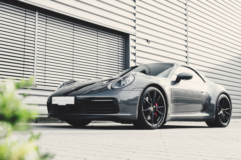 Gebrauchter Porsche 992 Carrera 4S in grau zu Verkauf bei F3 Fiegenschuh
