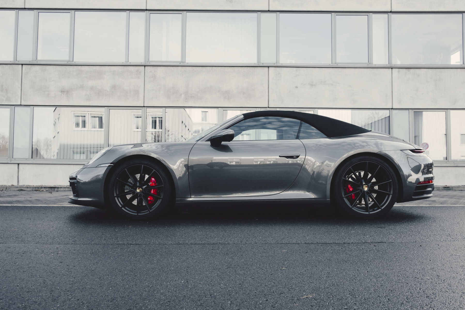 Porsche 992 Carrera 4S 2019 - elferspot.com - Marketplace for Porsche