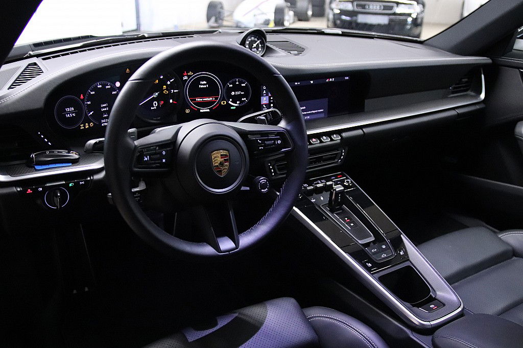 Porsche 992 Carrera 4S