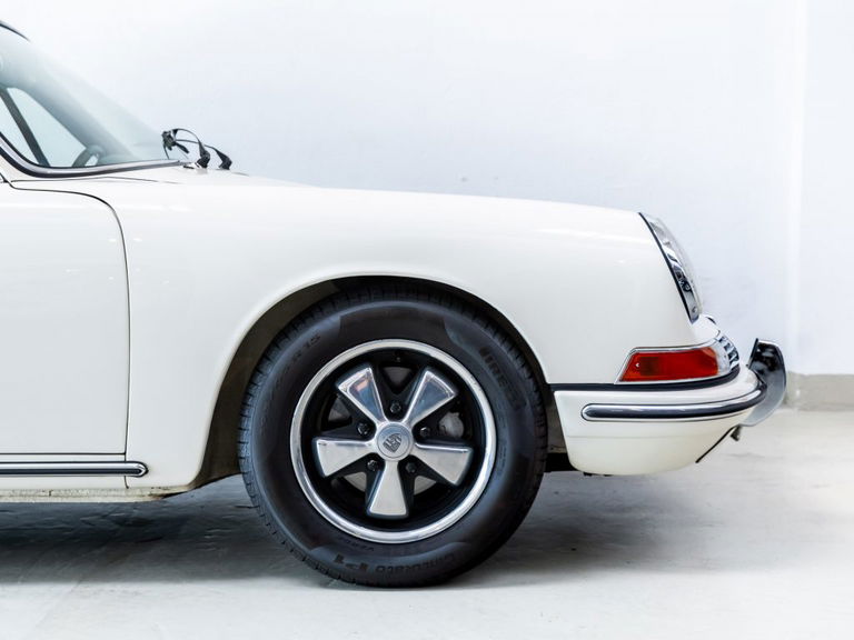 Porsche 911 T