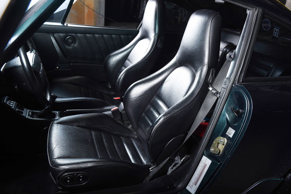 Porsche 964 Carrera 4