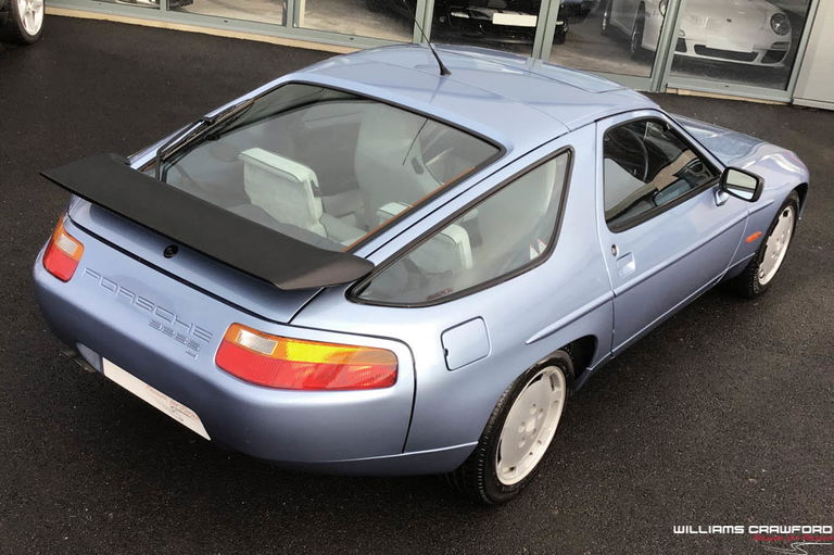 Porsche 928 S4