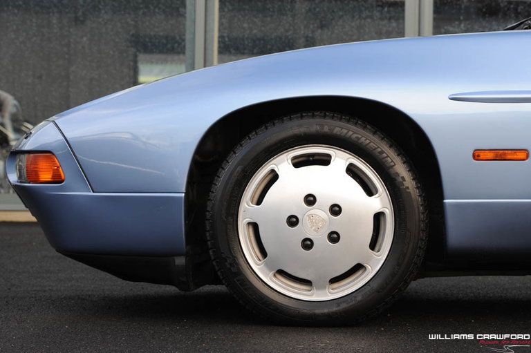 Porsche 928 S4