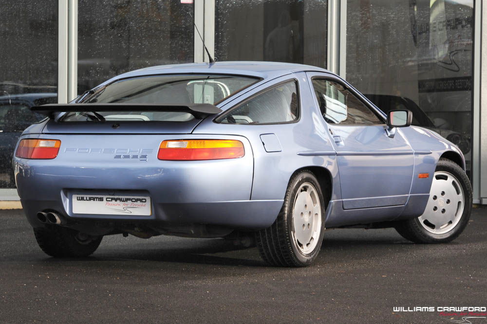 Porsche 928 S4