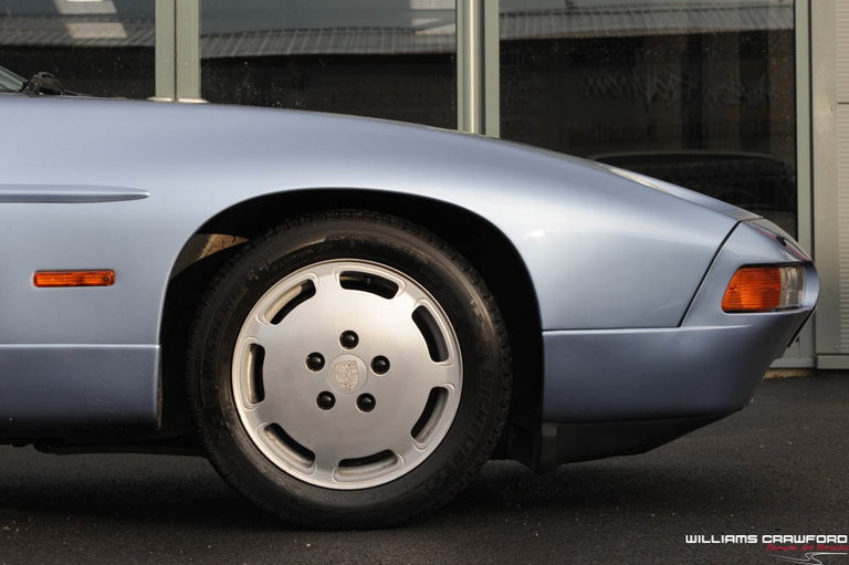 Porsche 928 S4
