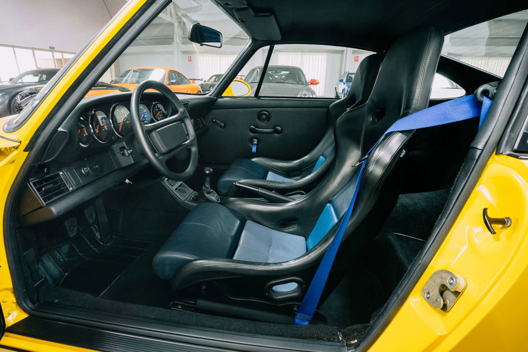 Porsche 964 Carrera RS Interior