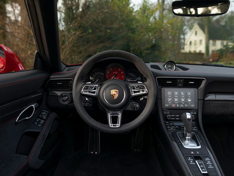 Porsche 991.2 Carrera GTS