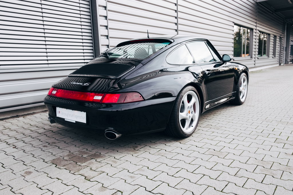Porsche 993 Carrera 4S