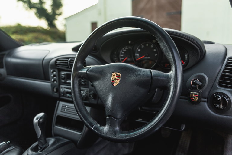 Porsche 996 Carrera 4