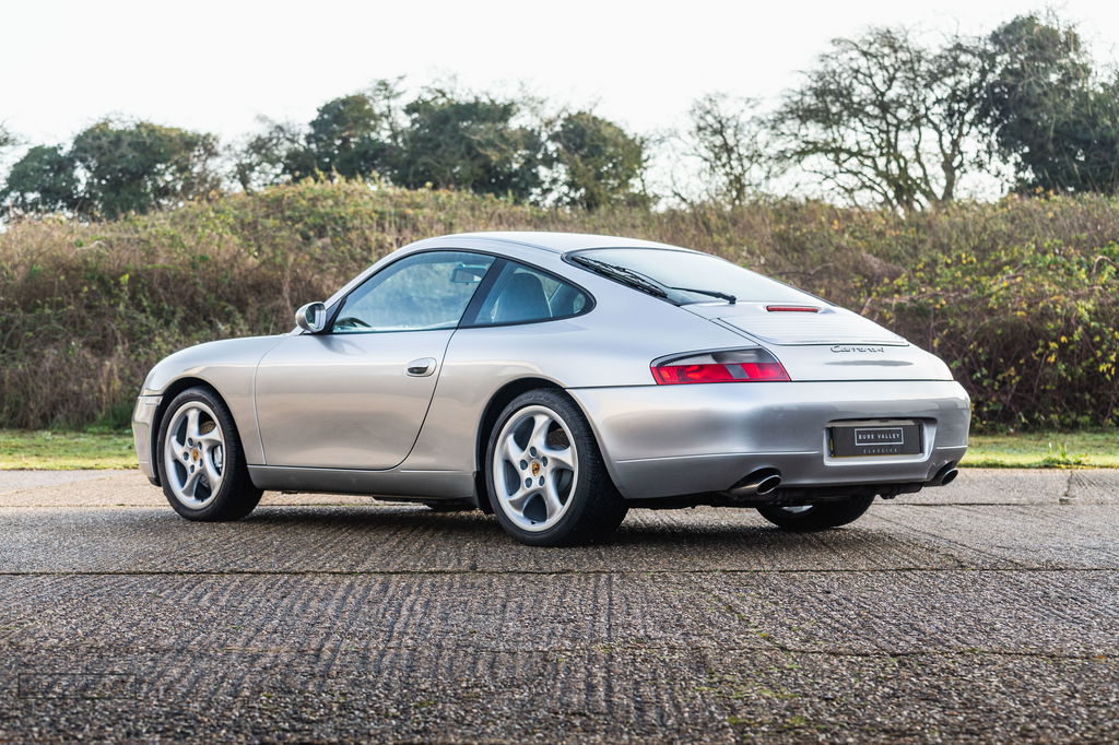 Porsche 996 Carrera 4