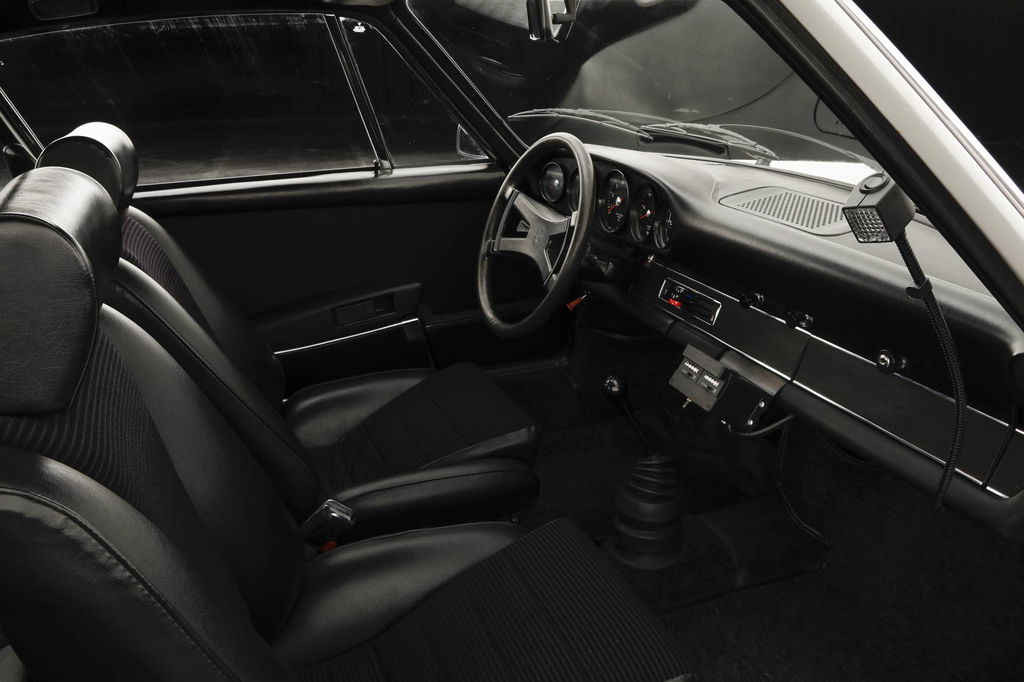 911 Carrera RS 2.7 interior
