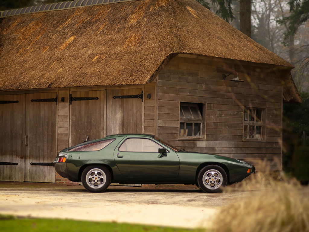 Porsche 928