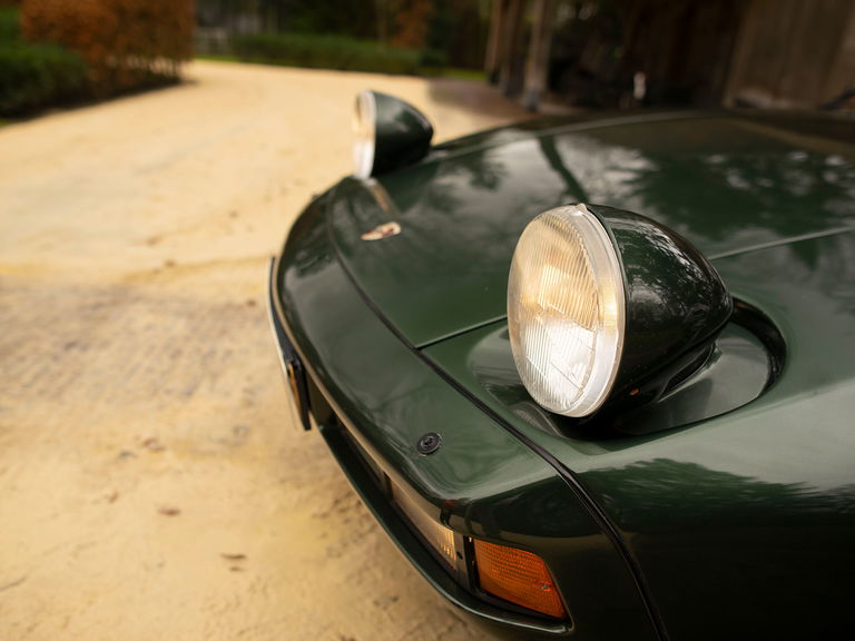 Porsche 928