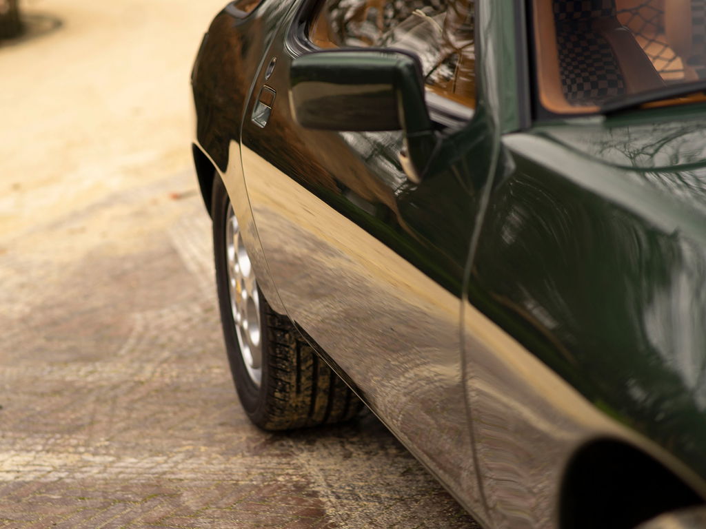 Porsche 928