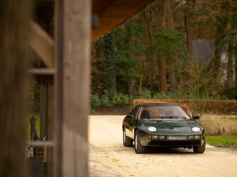 Porsche 928
