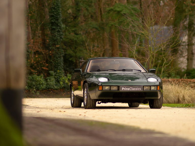 Porsche 928