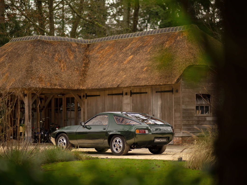 Porsche 928