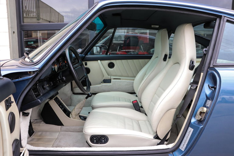 Porsche 911 Carrera 3.2 (US)