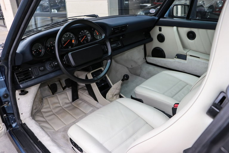 Porsche 911 Carrera 3.2 (US)