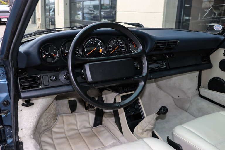 Porsche 911 Carrera 3.2 (US)