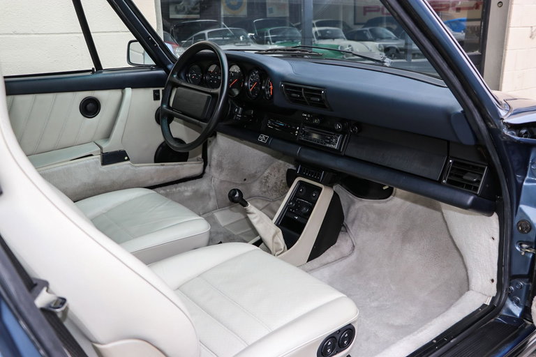 Porsche 911 Carrera 3.2 (US)