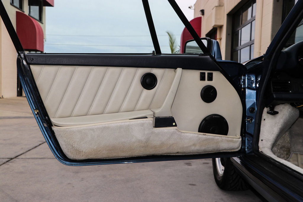 Porsche 911 Carrera 3.2 (US)