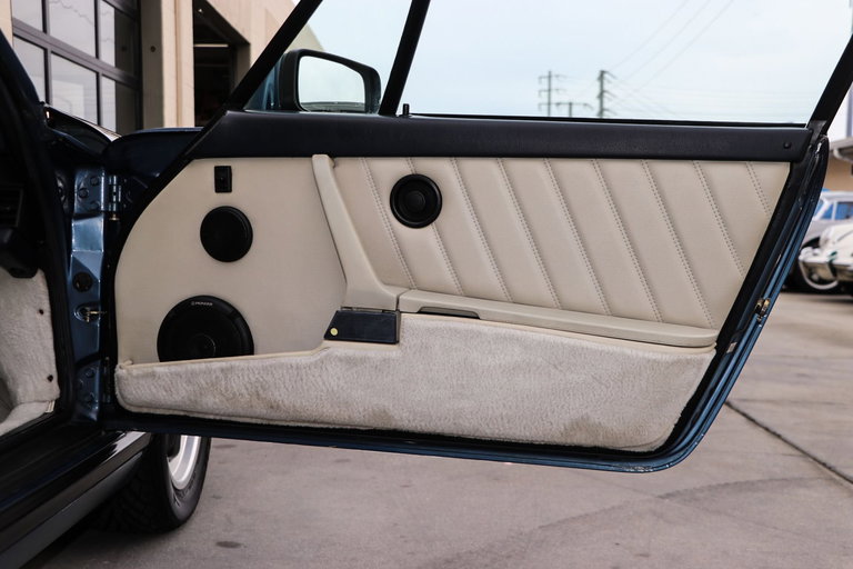 Porsche 911 Carrera 3.2 (US)