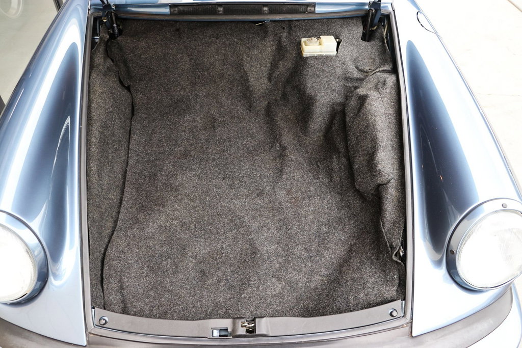 Porsche 911 Carrera 3.2 (US)