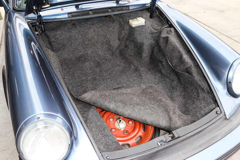 Porsche 911 Carrera 3.2 (US)