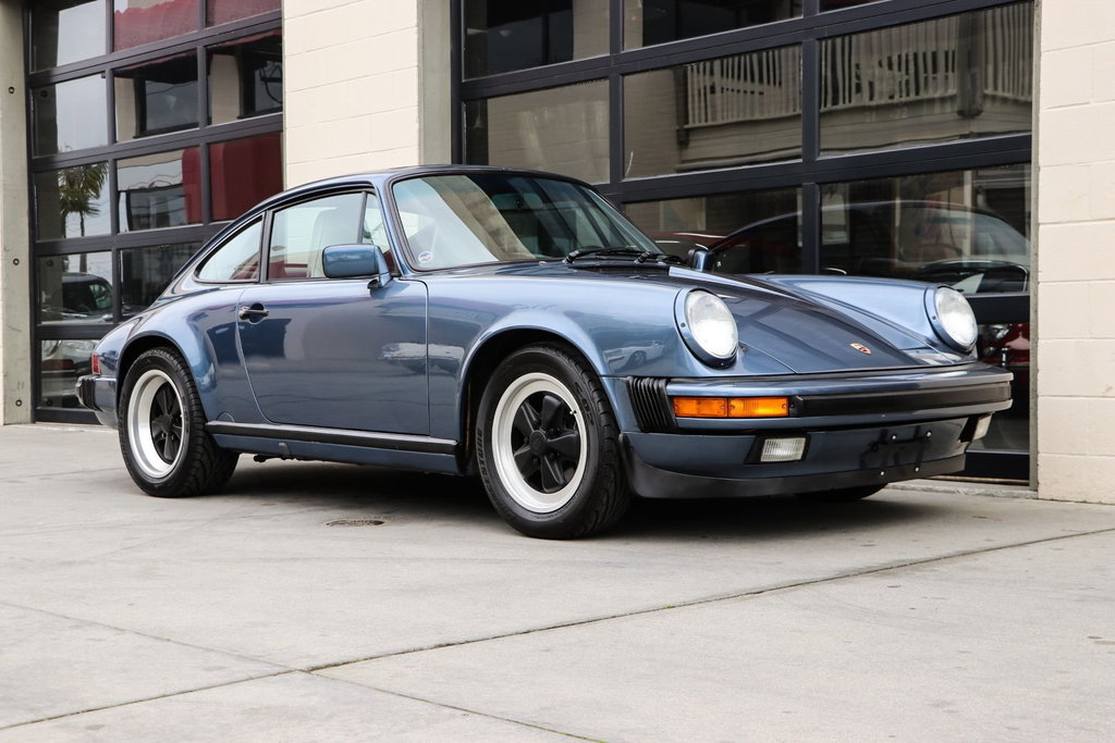 Porsche 911 Carrera 3.2 (US)