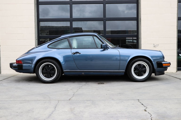 Porsche 911 Carrera 3.2 (US)