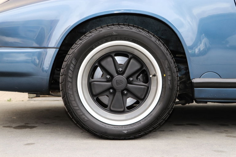 Porsche 911 Carrera 3.2 (US)