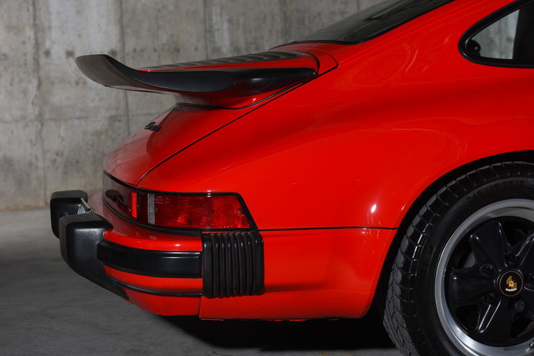 Porsche 911 Carrera 3.2 (US)