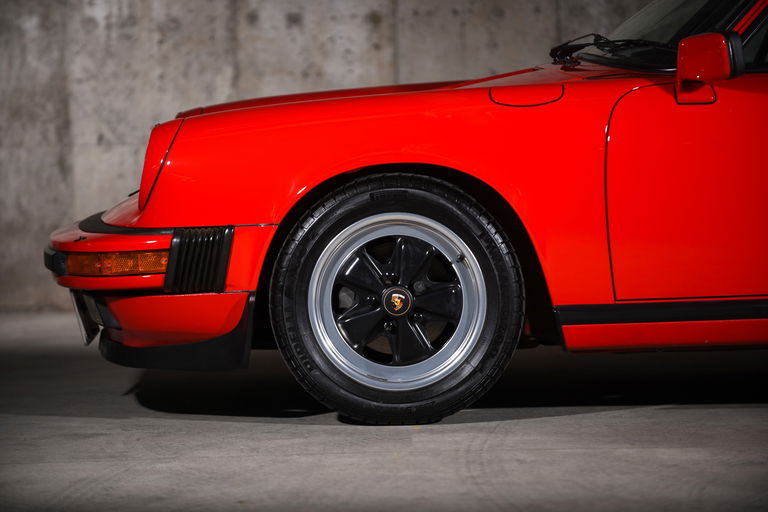 Porsche 911 Carrera 3.2 (US)