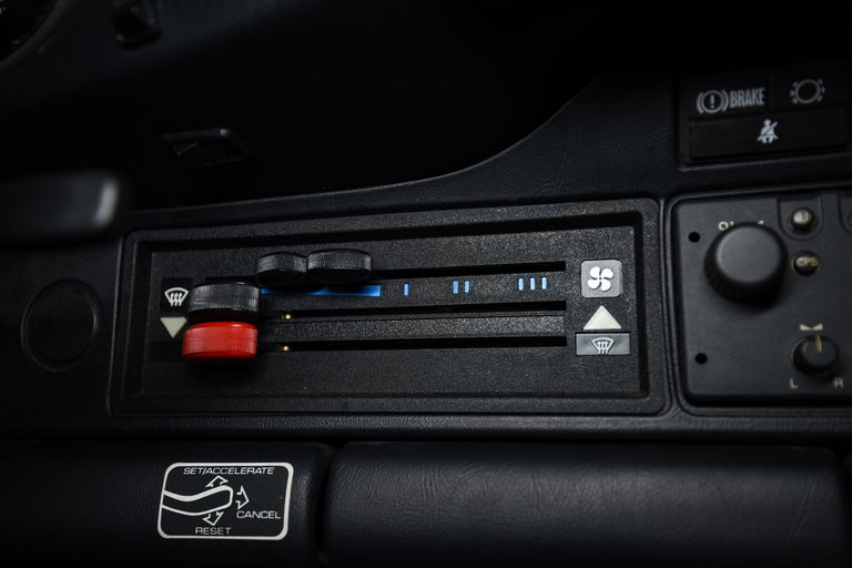 Porsche 911 Carrera 3.2 (US)